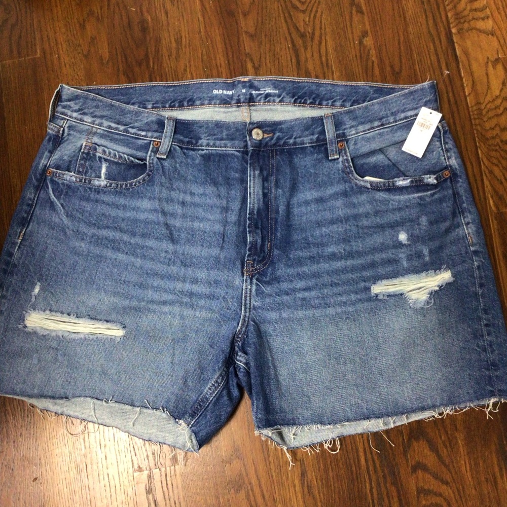 NWT Old Navy denim shorts womens’s size 18